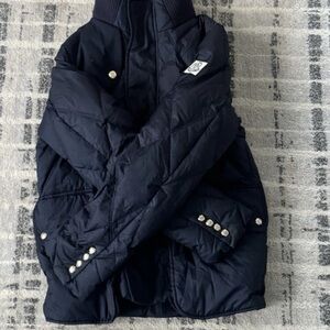 Stylish Black Quilted Jacket with Button Accents